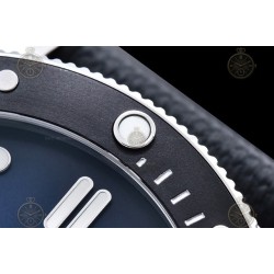 PAM01565 Submersible Luna Rossa SS/NY Blue/Dot VSF P900