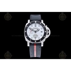 PAM01579 Submersible Luna Rossa SS/NY White/Dot VSF P900