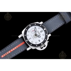 PAM01579 Submersible Luna Rossa SS/NY White/Dot VSF P900