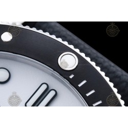 PAM01579 Submersible Luna Rossa SS/NY White/Dot VSF P900